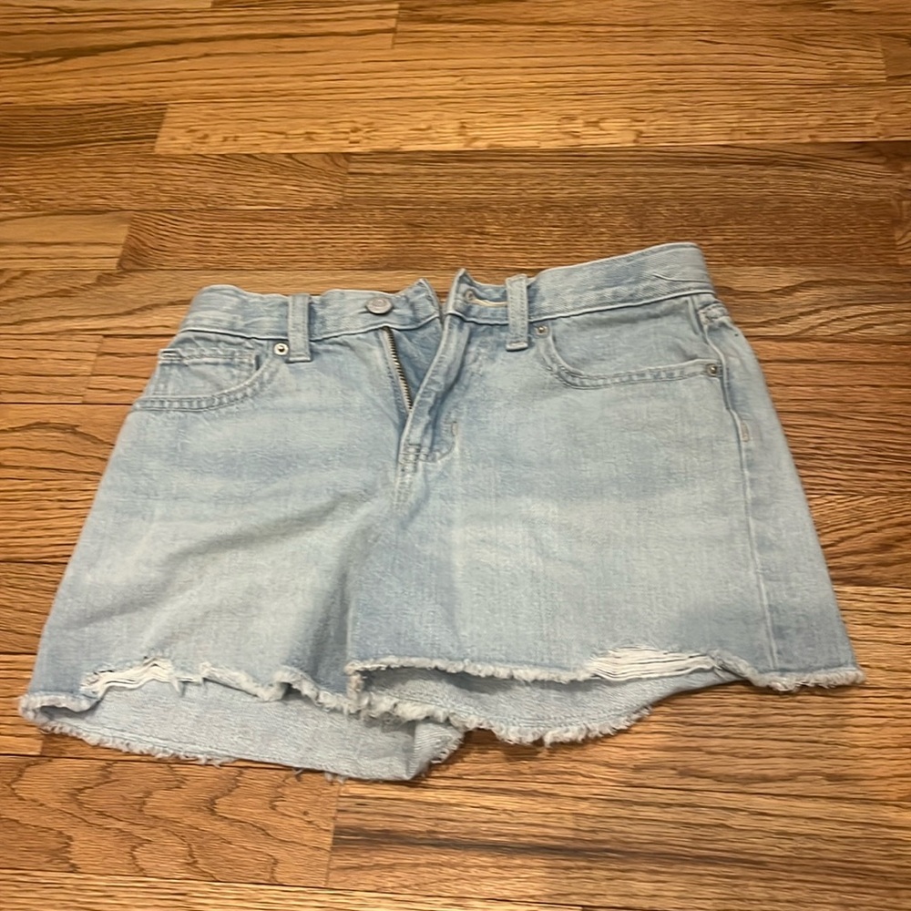 Light-washed Old navy Jean shorts